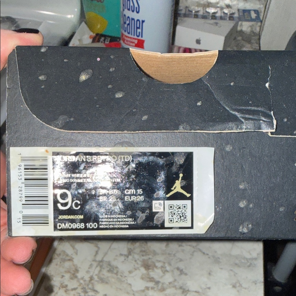 Jordan Kids White and Black Sneakers - Picture 3 of 6